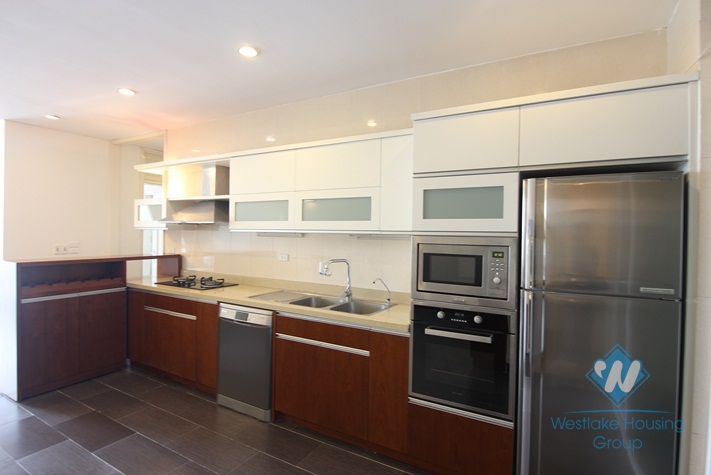 Modern three bedroom apartment for rent in Tay Ho, Ha Noi